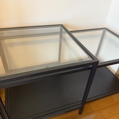 【IKEA】黒ガラスローテーブル VITTSJÖ ヴィットショー ネストテーブル2点セット, ブラックブラウン/ガラス, 90x50 cmの画像