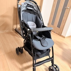 【40%OFF中！】アップリカ ベビーカー 超軽量 未使用シートカバー付の画像