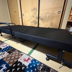 リクライニングパイプベッドの画像