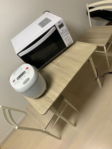 【家電家具3点セット】ダイニングテーブル、椅子、電子レンジ、炊飯器