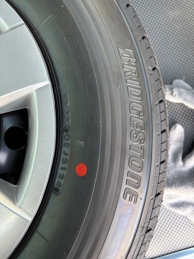 ハイエース　新車外し　タイヤ