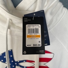 【新品未使用】アンダーアーマー　パーカー　トレーナー　S〜Mサイズの画像