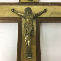 JME032K) ★大特価★ヨーロッパ雑貨 イエス・キリスト像 十字架/クロス アンティーク小物/ウッド調 重量260g（土台込み）/材質不明 中古品の画像
