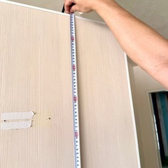 室内ホワイトドア２つありの画像