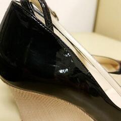 黒エナメルパンプス 23.5cm 美品の画像
