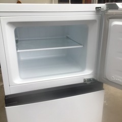 【美品】Hisense  2021年製  120L   冷蔵庫　 HR-B1202  の画像