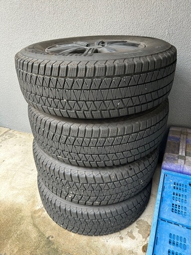 デリカD5 　スタッドレスタイヤ　ブリヂストン製 ブリザック　DM-V3 タイヤ４本セット　タイヤ　ホイールセット