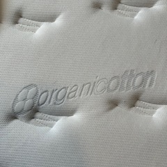 ダブルベッド マットレスとフレームとニトリの新品ボックスシーツ／一旦終了の画像