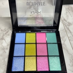 NYX アイシャドウパレットの画像