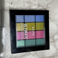 NYX アイシャドウパレット