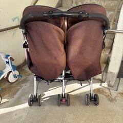 二人乗りベビーカーの画像