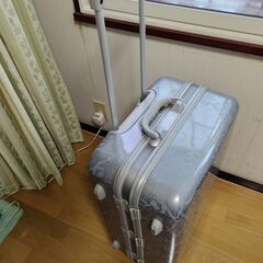 キャリーケース 　スーツケース 　7日～10日間用　　鍵2種類　2つ付　の画像