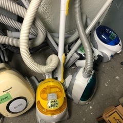 いろんな掃除機‼️  紙パック型、サイクロンと充電式❣️1000円からの画像