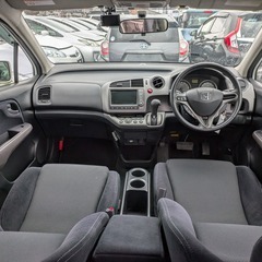 ★修復無！低走3.3万㌔！ストリーム 上級「RSZ」禁煙車！純正17インチAW！純正HDDナビ！バックカメラ！ETC！オートライト！革巻きハンドルの画像