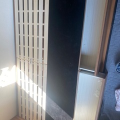 ベッドとマットレスのセットの画像
