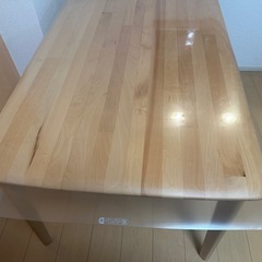 ダイニングテーブルの画像