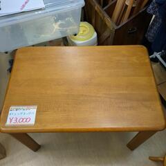 ダイニングテーブル 　ナチュラルカラー　コンパクトサイズ　天板キズ・汚れ　お得品【浜村鹿野温泉ICから3分 買取本舗 宮本リサイクル 営業時間9～19時 定休日水曜のみ←連絡できませんm(_ _)m】の画像