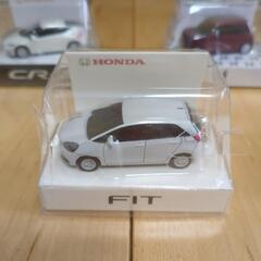 車のキーホルダーとミニカー　3/18処分予定の画像