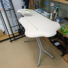 高さ調整可能！アイロン台/コンパクト収納【浜村鹿野温泉ICから3分 買取本舗 宮本リサイクル 営業時間9～19時 定休日水曜のみ←連絡できませんm(_ _)m】の画像