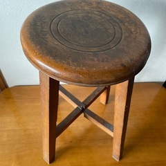 【お譲り先決定】丸椅子の画像