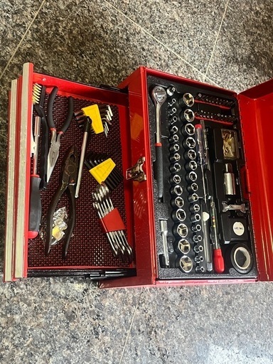 自動車工具　レンチなどの一式