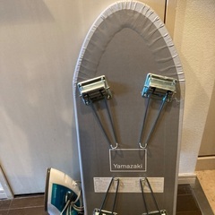 アイロン + アイロン台の画像