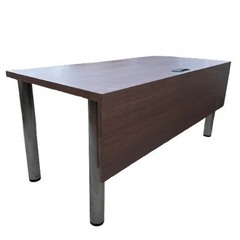 オーダー品　幕板付き　木製デスク　（在庫：1）の画像