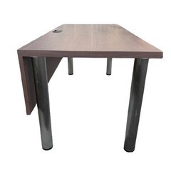 オーダー品　幕板付き　木製デスク　（在庫：1）の画像