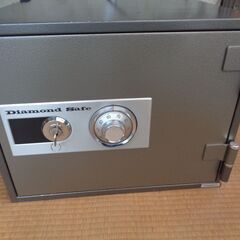 家庭用耐火金庫「カギ・ナンバー付き」