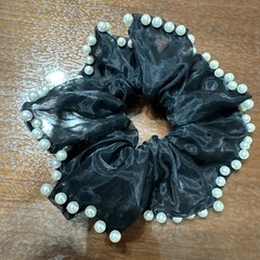 黒 シフォン ヘアゴム パール付き
の画像