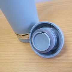ピーコック魔法瓶工業 ステンレスボトルスクリューマグタイプ AKZ-48 スモーキーブルーの画像