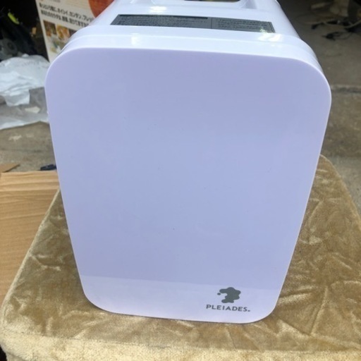 NO：3379 ペルチェ式ポータブル保冷温庫4L‼️  未使用品❣️