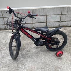 幼児用自転車　補助輪付きです。
