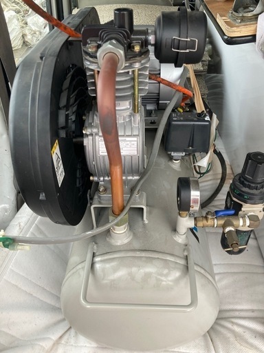 アネストイワタ　f07-10 コンプレッサー　100v　