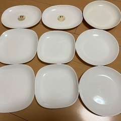強化ガラス製で頑丈で使い勝手がよいお皿🍽️の画像