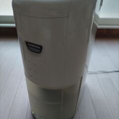 【０円　2015年製・除湿機】