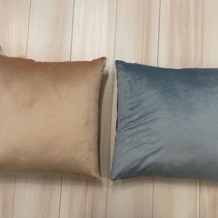 ミッキー&ミニー スクエアクッション ダイソーの画像
