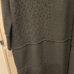 大きめすっぽりニットワンピースの画像