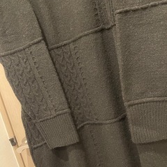 大きめすっぽりニットワンピースの画像