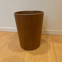 ニトリのゴミ箱　木製　丸型