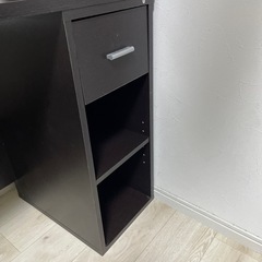 本棚付き机の画像