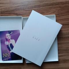 安室奈美恵「GIFT」 フォトブック　写真集　写真カード付き

の画像