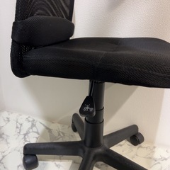 【美品】オフィスチェア(黒メッシュ)の画像