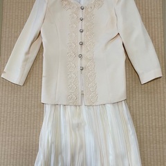 レモン色のドレススーツ（９号）★お祝い事にいかが？（但しシミ有り）