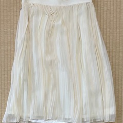 レモン色のドレススーツ（９号）★お祝い事にいかが？（但しシミ有り）の画像