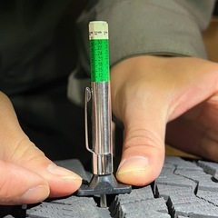 16インチ 215/60/16 スタッドレス 4本 引き取り　溝あります！の画像