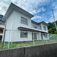 [報酬4万円]アパートの玄関ポーチと階段の壁面に、素敵な絵を描い...