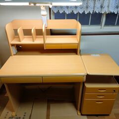 学習机・椅子・本棚・袖机のセットでお譲りいたしますの画像