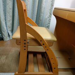学習机・椅子・本棚・袖机のセットでお譲りいたしますの画像