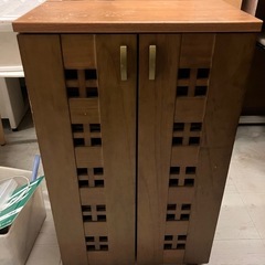 靴箱です お引き取りお願いします。